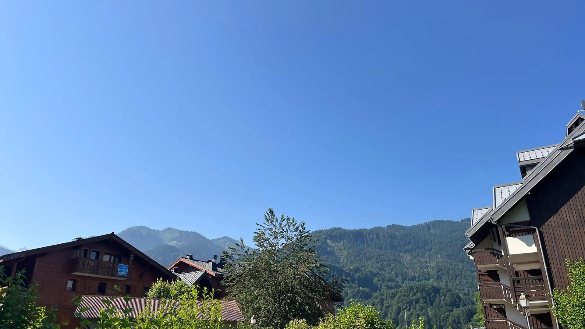 Appartement T2 Cosy Avec Jardinet, Proche Centre Et Skibus, Wifi, Parking Et Equipements Complets - Fr-1-624-61 Samoëns 0*,  Franciaország
