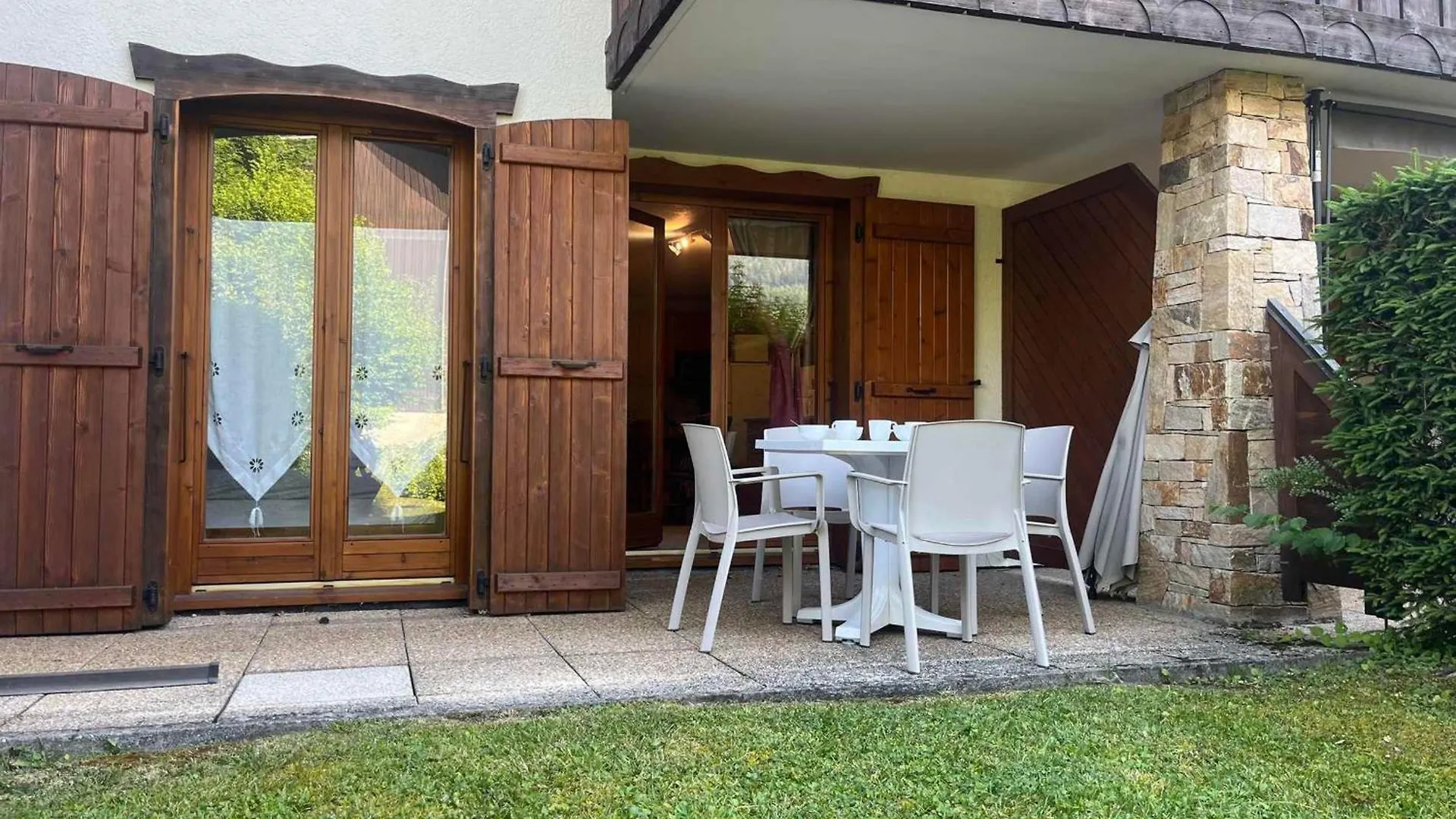 Appartement T2 Cosy Avec Jardinet, Proche Centre Et Skibus, Wifi, Parking Et Equipements Complets - Fr-1-624-61 Samoëns Apartman